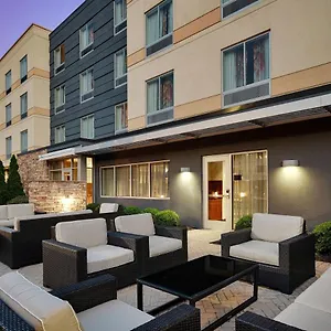 Hotel Fairfield & By Marriott Airport